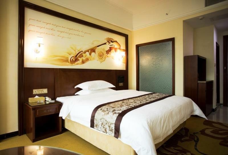 Longhui Business Hotel ฮุ่ยโจว ภายนอก รูปภาพ