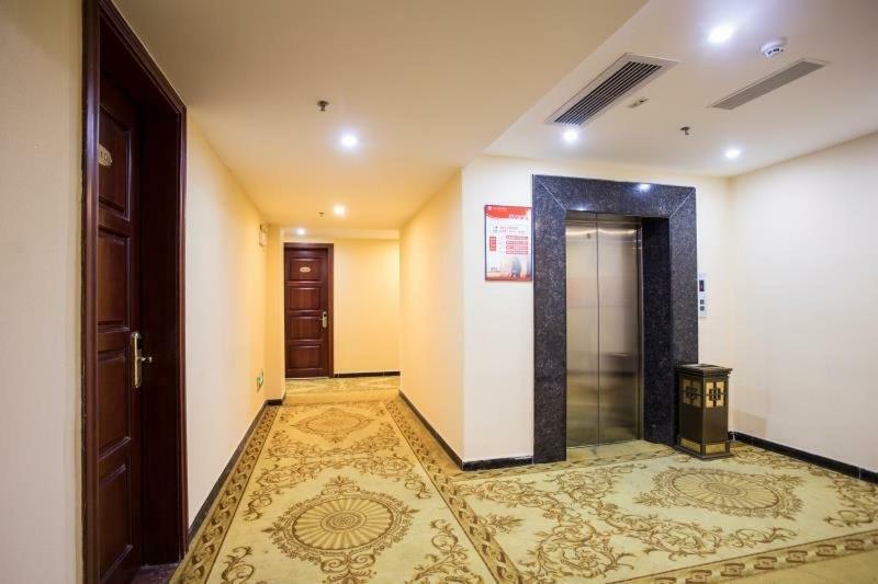 Longhui Business Hotel ฮุ่ยโจว ภายนอก รูปภาพ