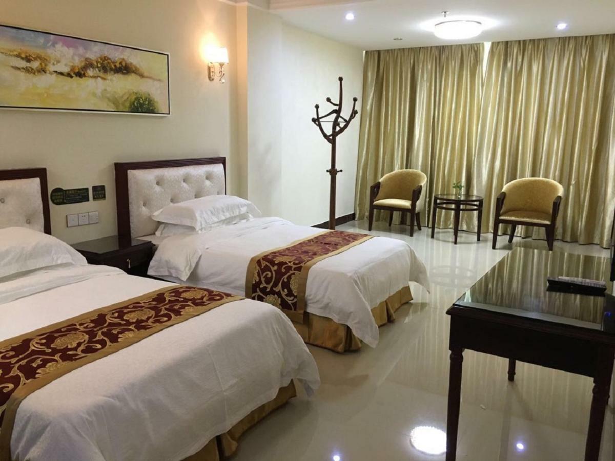 Longhui Business Hotel ฮุ่ยโจว ภายนอก รูปภาพ